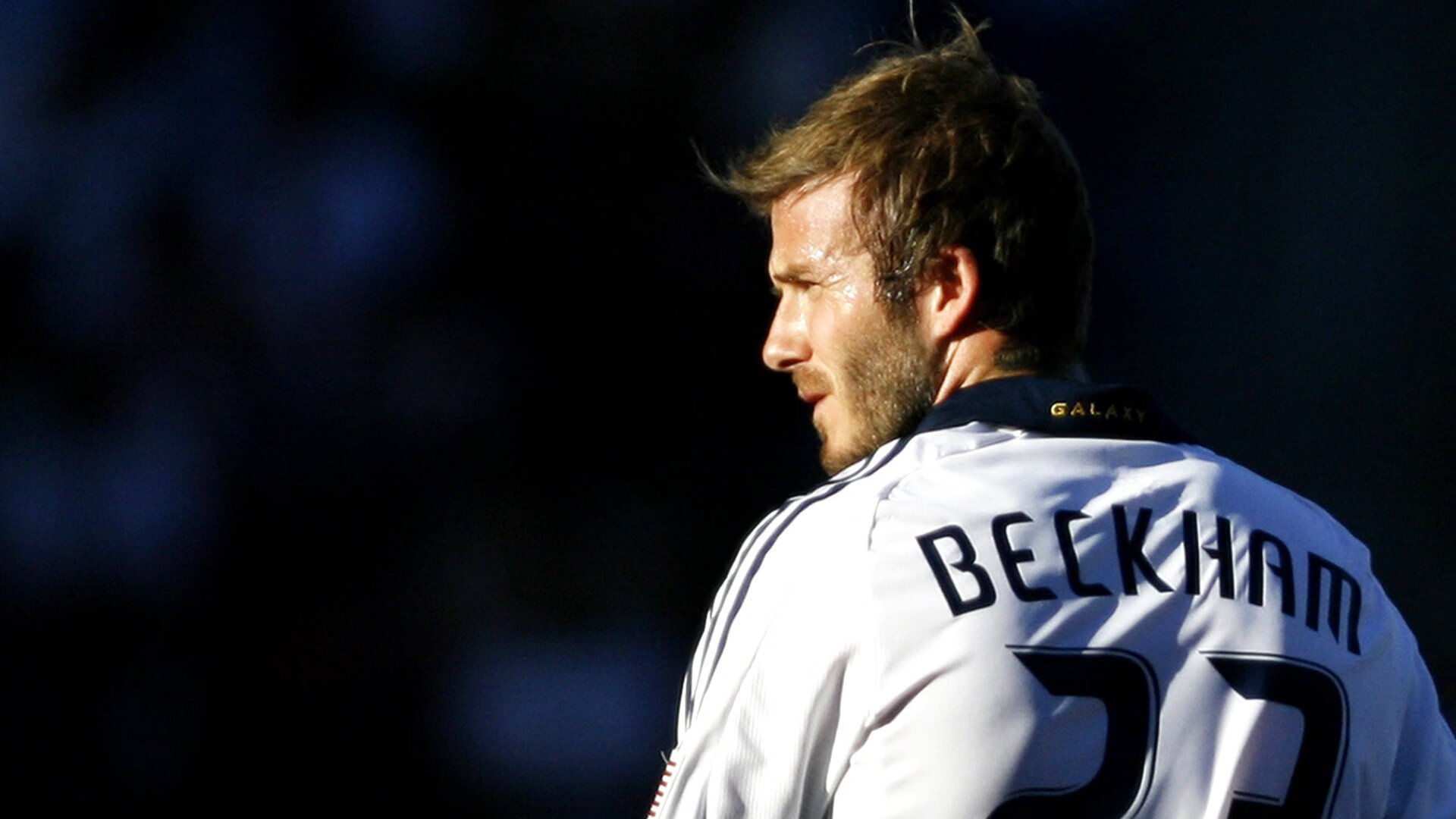 阿坎吉爆发，当瑞士铁闸在佛罗伦萨的巅峰对决中，为英格兰奏响防守的镇魂曲