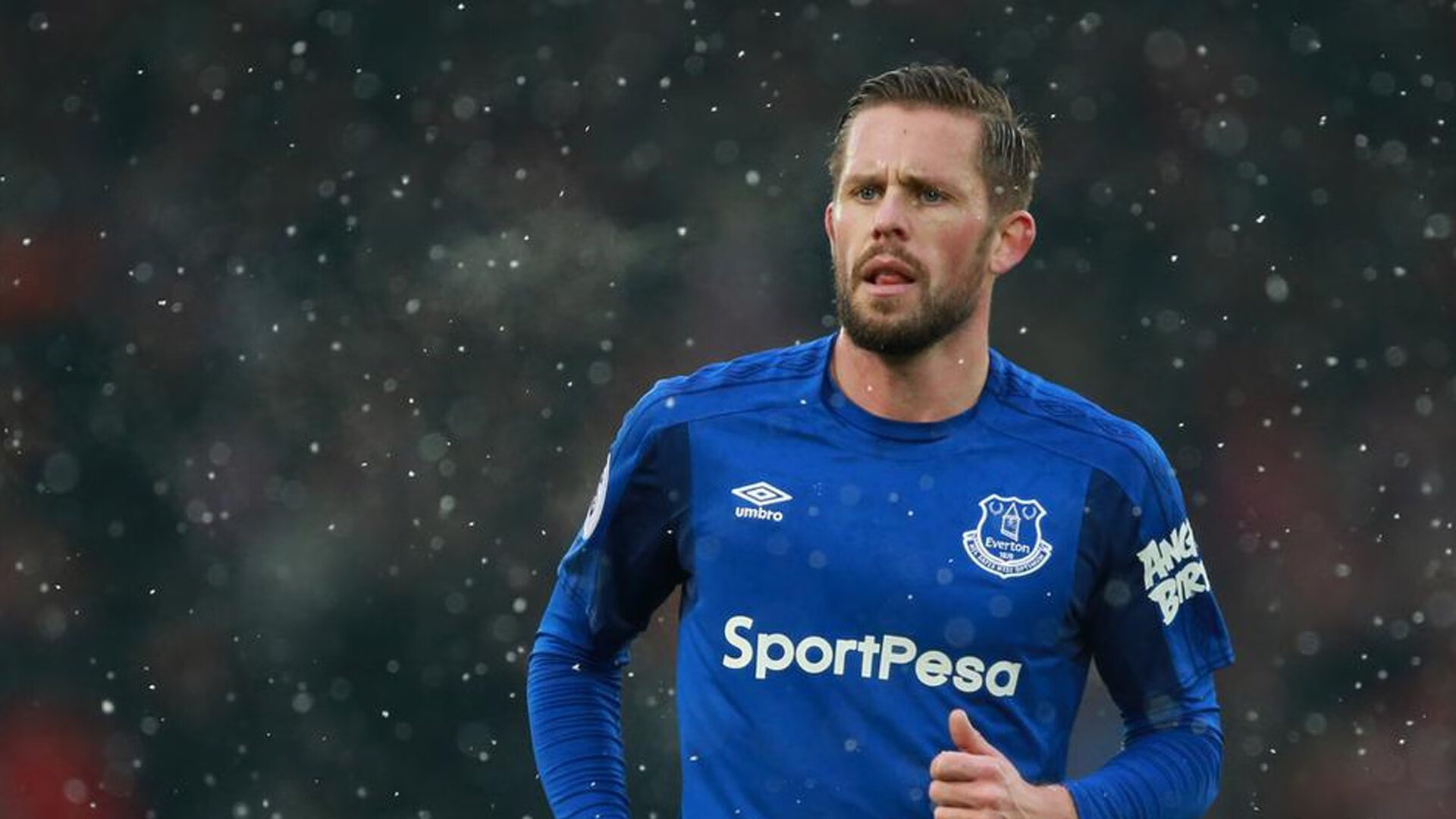 字母哥撕裂防守，公牛掌控节奏，现代篮球的两种胜利哲学